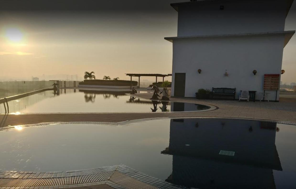 Bayu Marina Residence 3 Mins Away Mid Valley Southkey Джохор-Бару Экстерьер фото